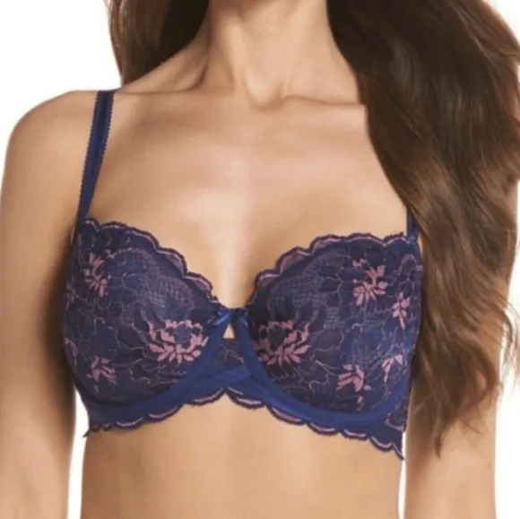 🆕️ Wacoal Lingerie Fire and Lace Bra