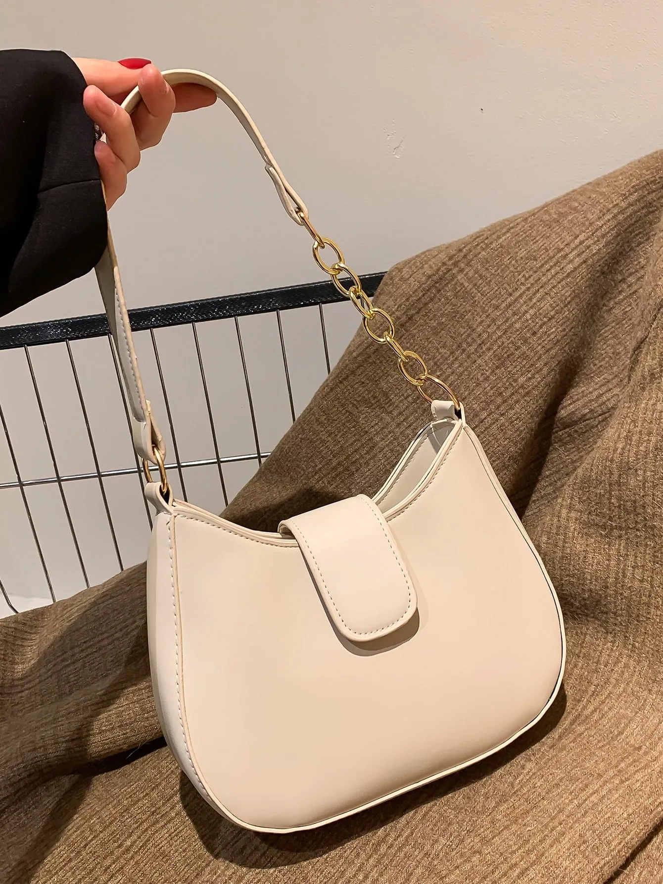 1pc Beige Underarm Shoulder Bag - Beige