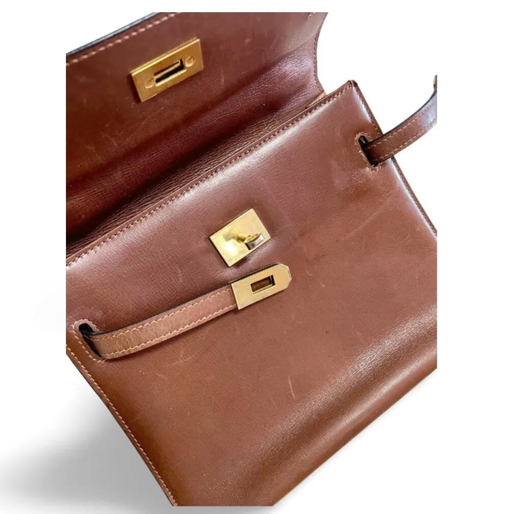 80's vintage BALLY brown boxcalf leather kelly bag with gold tone hardware closure. Classic masterpiece handbag. 060118ya