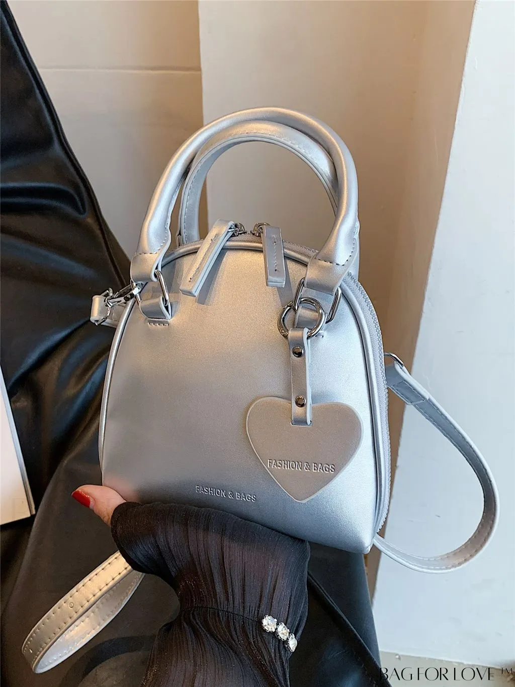 BagForLove - Chic and Versatile Mini Shell-Shaped Handbag with Double Handles
