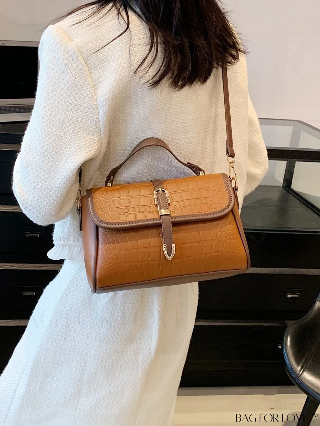BagForLove - Chic Crocodile Pattern Crossbody Handbag - Perfect for Stylish Businesswomen