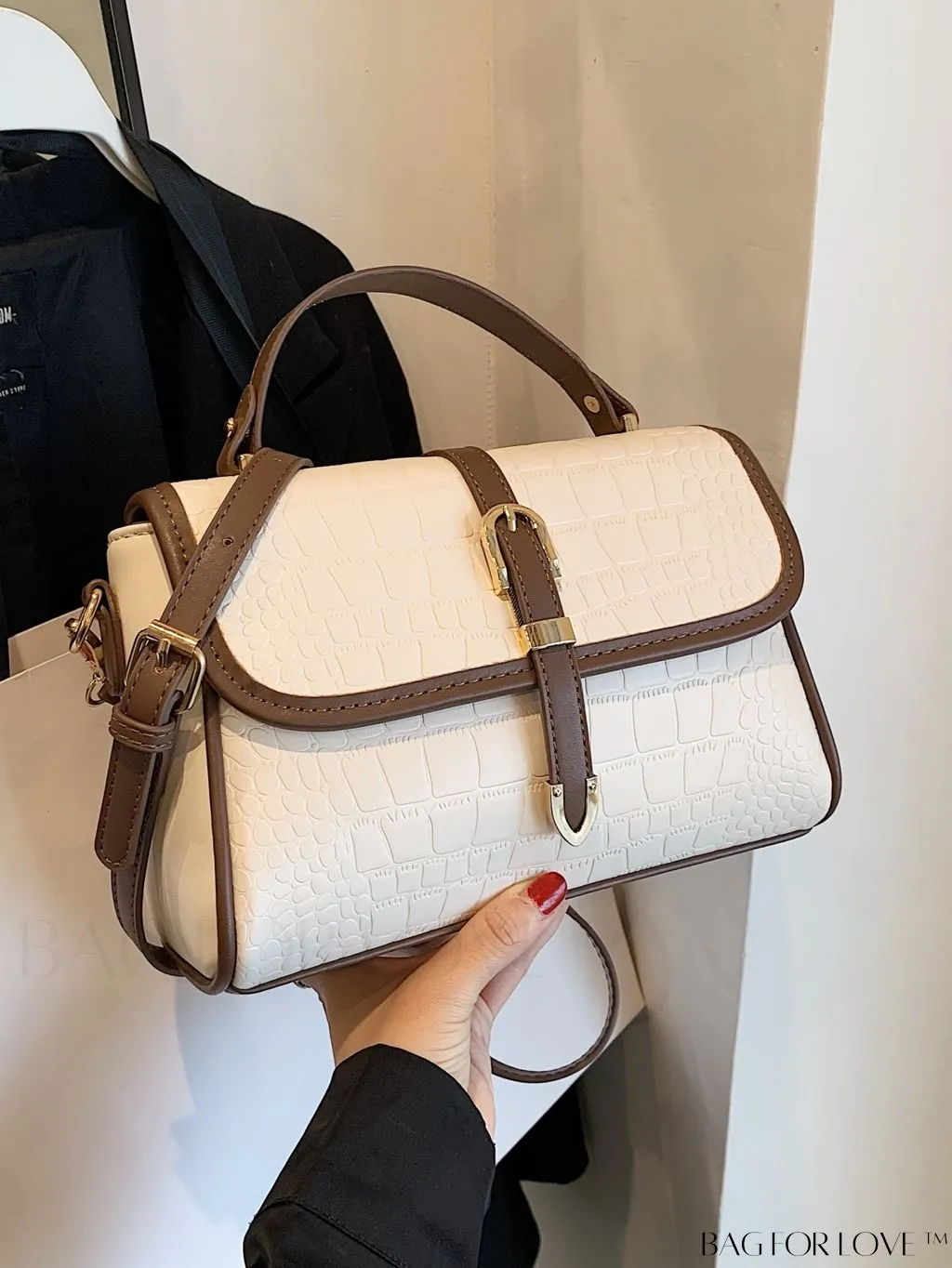 BagForLove - Chic Crocodile Pattern Crossbody Handbag - Perfect for Stylish Businesswomen