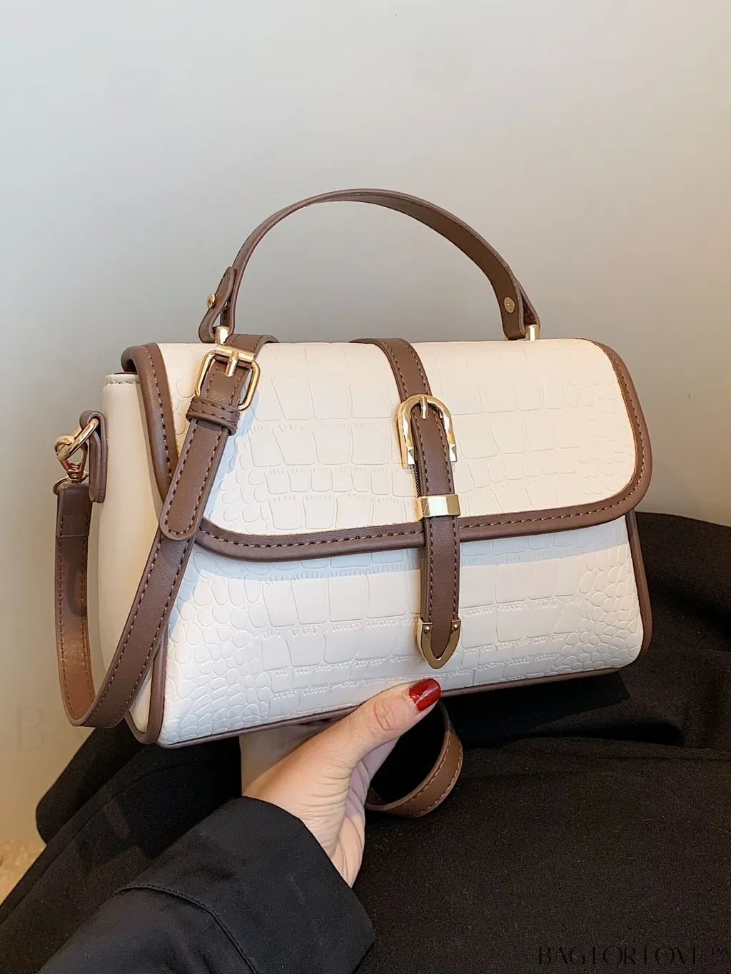 BagForLove - Chic Crocodile Pattern Crossbody Handbag - Perfect for Stylish Businesswomen
