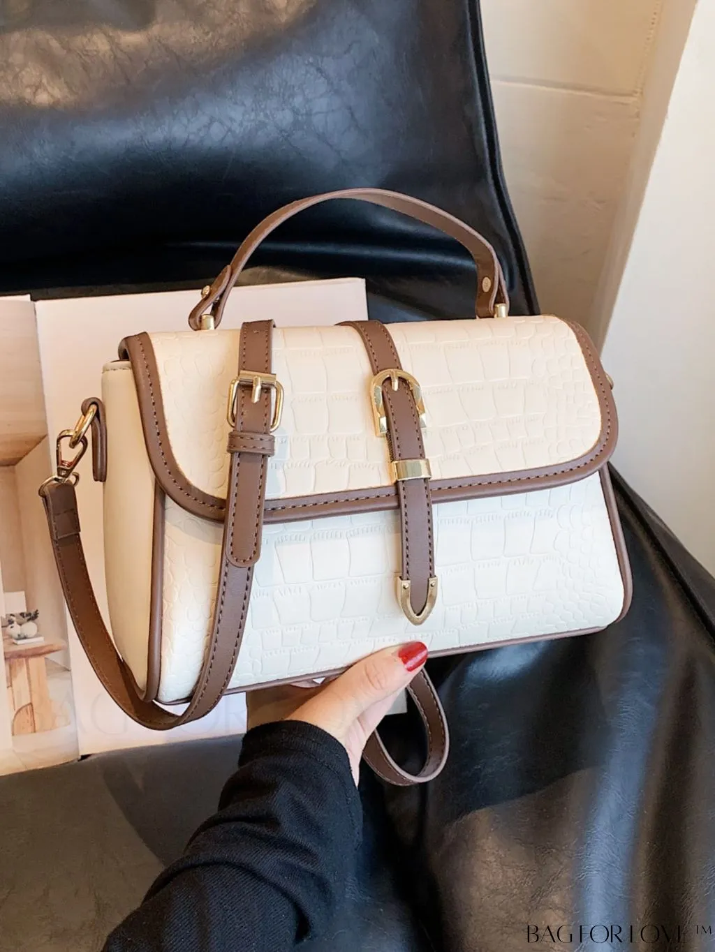 BagForLove - Chic Crocodile Pattern Crossbody Handbag - Perfect for Stylish Businesswomen