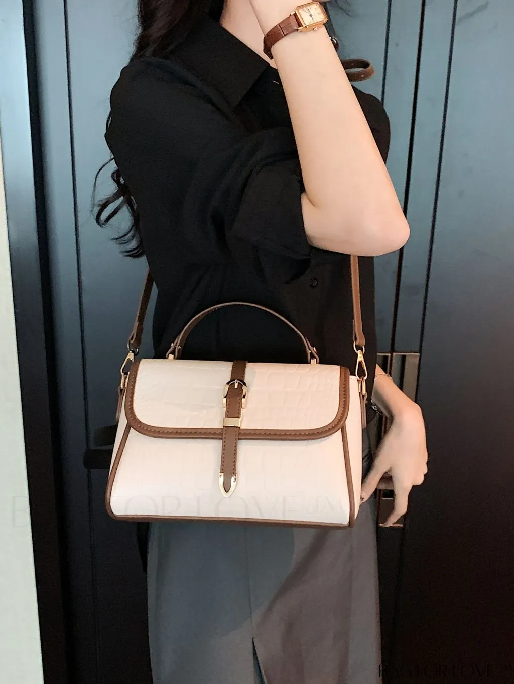 BagForLove - Chic Crocodile Pattern Crossbody Handbag - Perfect for Stylish Businesswomen