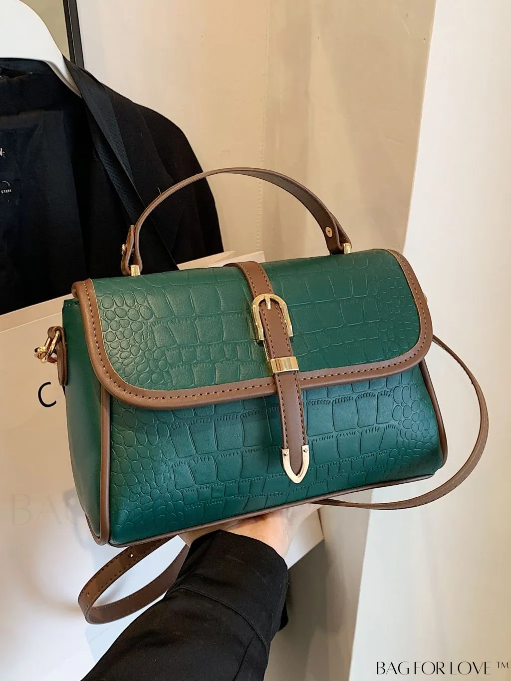 BagForLove - Chic Crocodile Pattern Crossbody Handbag - Perfect for Stylish Businesswomen