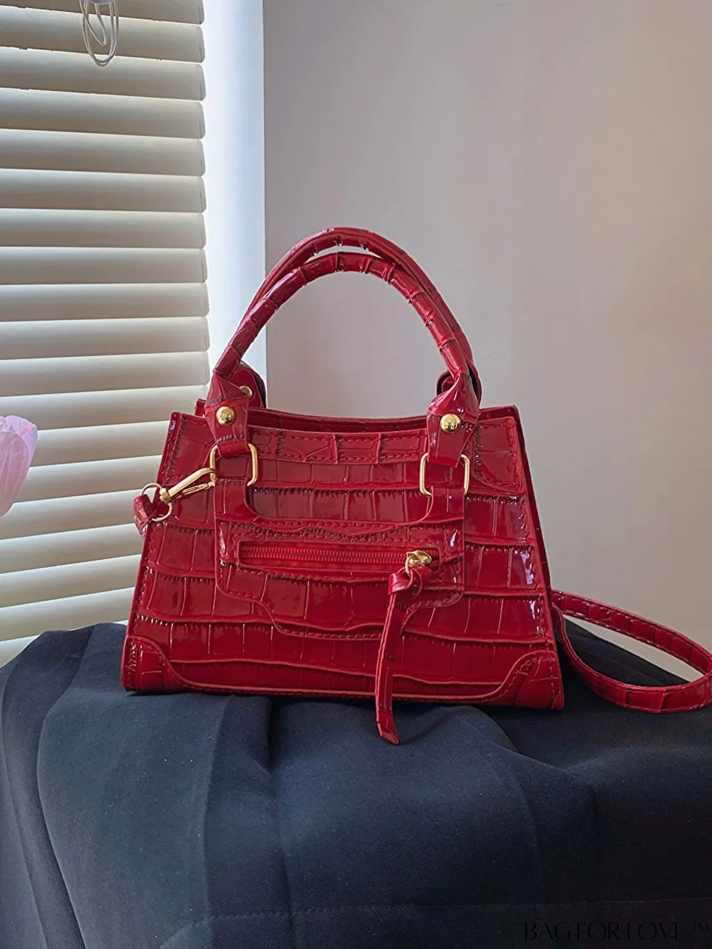BagForLove - Chic Crocodile Pattern Tote Bag & Crossbody: Stylish Womens Fashion Accessory