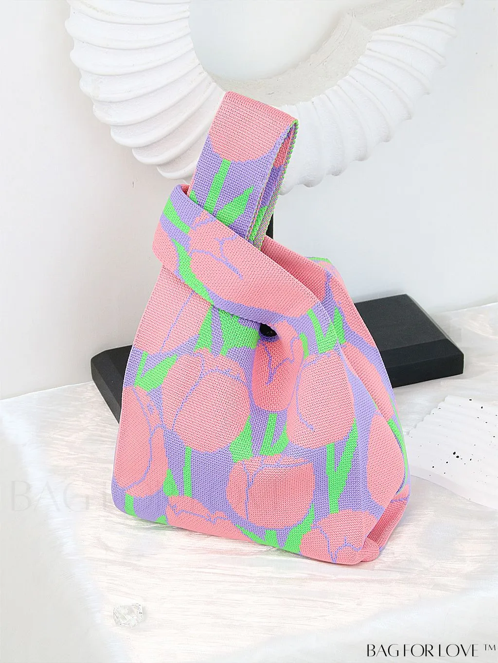 BagForLove - Chic Heart-shaped Contrast Tote: Fashionable Knitted Bag with a Pop of Color