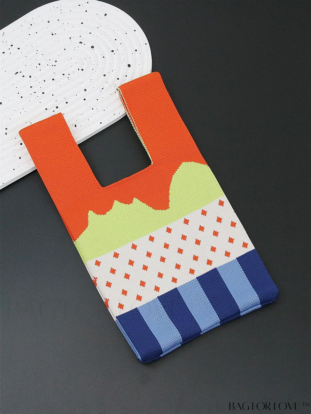 BagForLove - Chic Heart-shaped Contrast Tote: Fashionable Knitted Bag with a Pop of Color