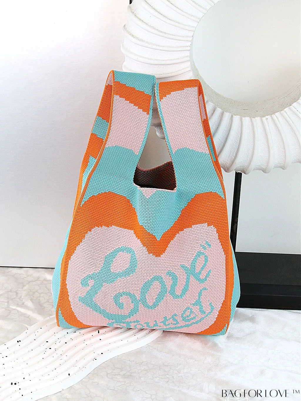 BagForLove - Chic Heart-shaped Contrast Tote: Fashionable Knitted Bag with a Pop of Color