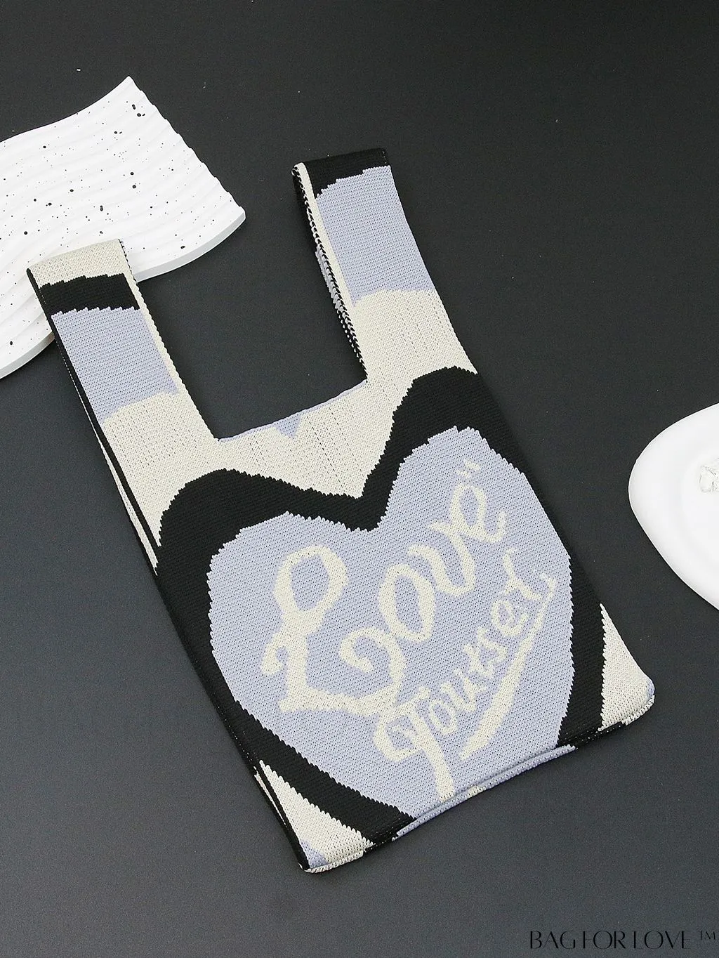 BagForLove - Chic Heart-shaped Contrast Tote: Fashionable Knitted Bag with a Pop of Color