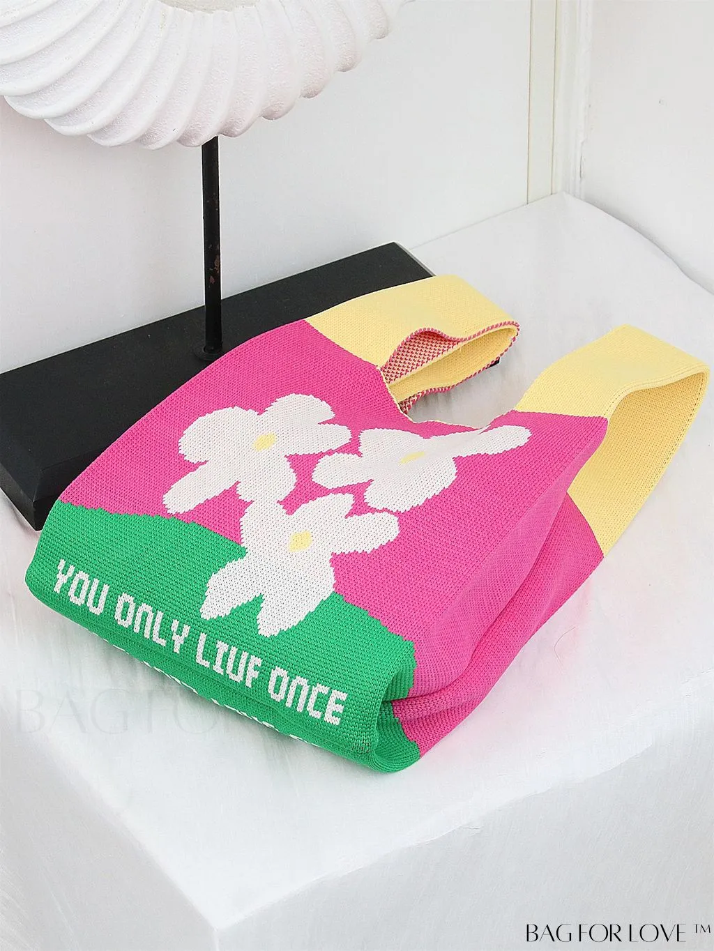 BagForLove - Chic Heart-shaped Contrast Tote: Fashionable Knitted Bag with a Pop of Color