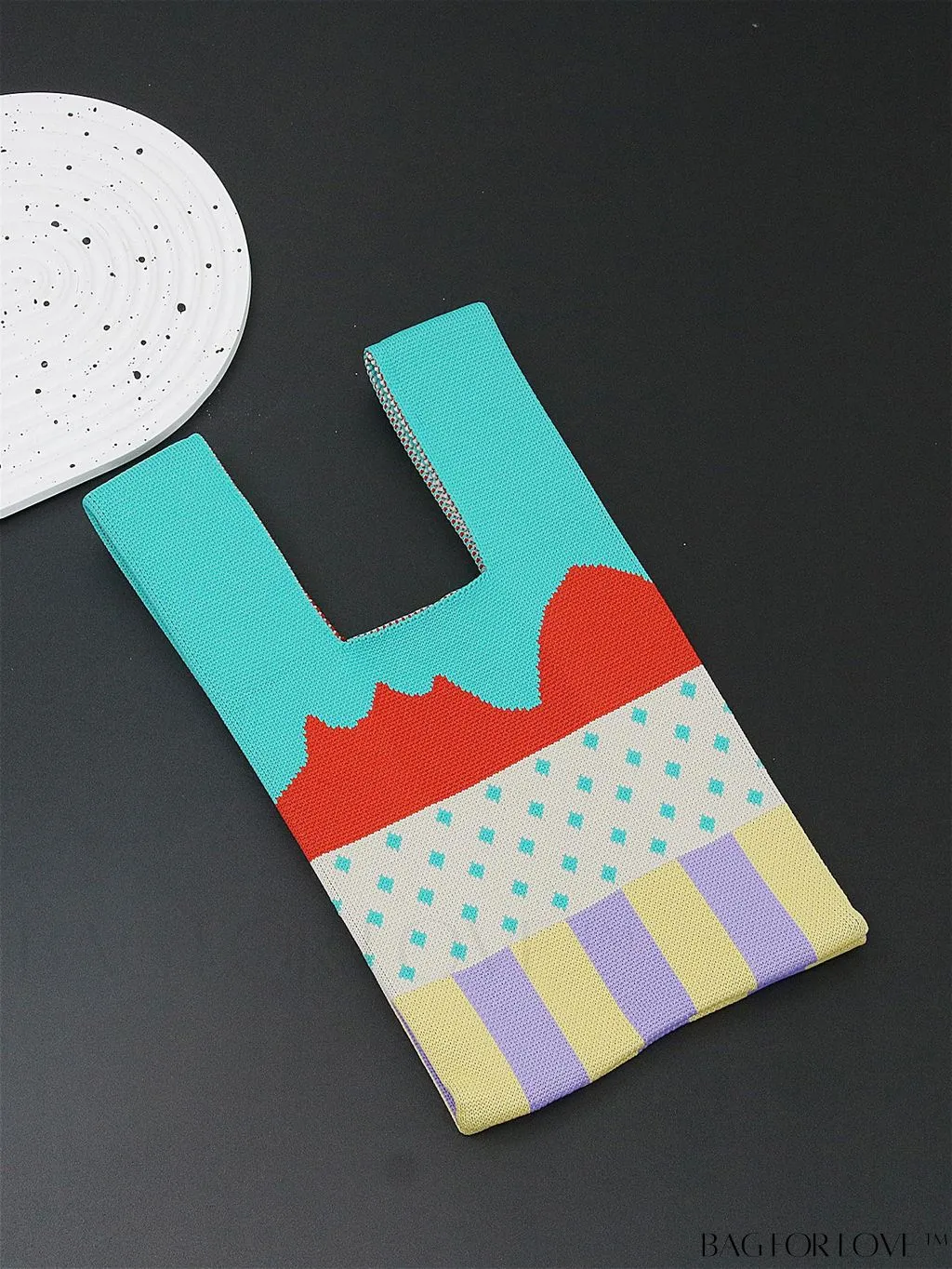 BagForLove - Chic Heart-shaped Contrast Tote: Fashionable Knitted Bag with a Pop of Color