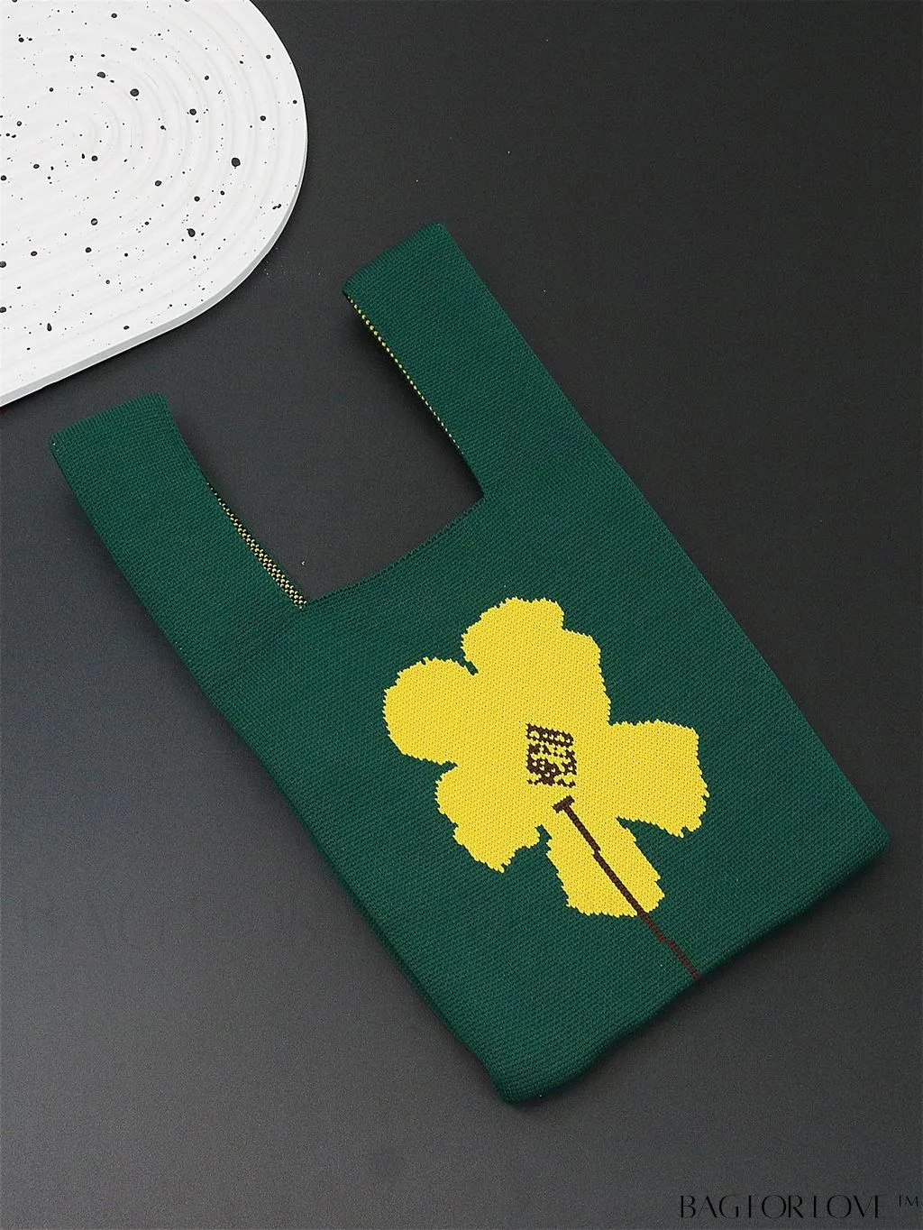 BagForLove - Chic Heart-shaped Contrast Tote: Fashionable Knitted Bag with a Pop of Color