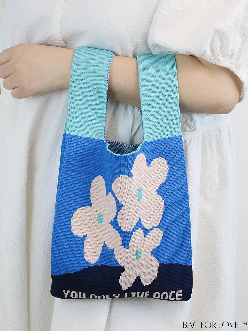 BagForLove - Chic Heart-shaped Contrast Tote: Fashionable Knitted Bag with a Pop of Color