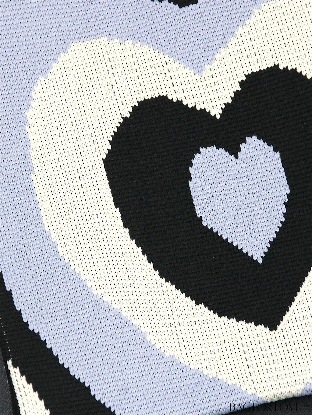 BagForLove - Chic Heart-shaped Contrast Tote: Fashionable Knitted Bag with a Pop of Color