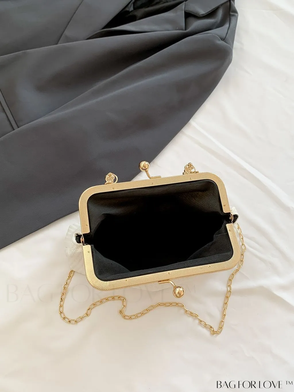 BagForLove - Chic Khaki Crossbody Handbag with Chain Strap - Effortlessly Fashionable and Versatile