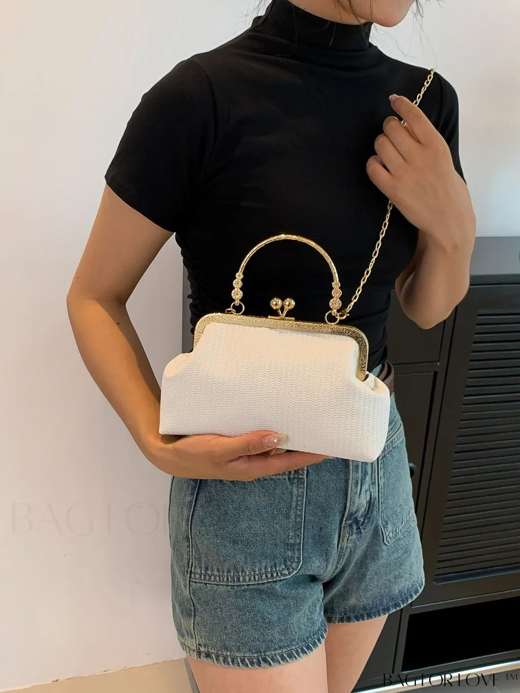 BagForLove - Chic Khaki Crossbody Handbag with Chain Strap - Effortlessly Fashionable and Versatile