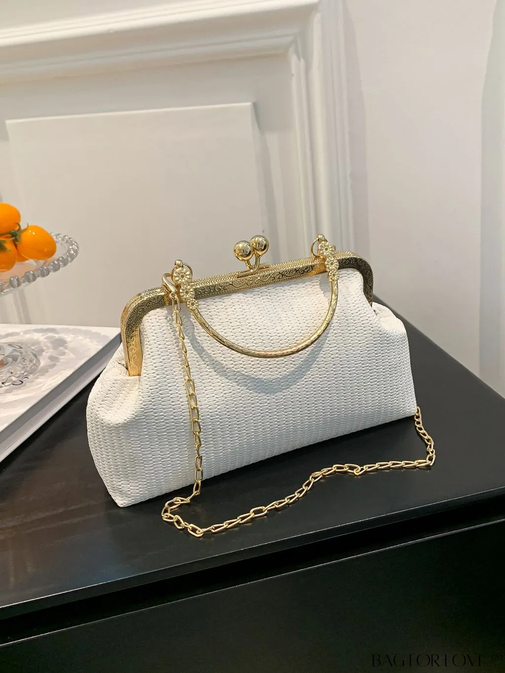 BagForLove - Chic Khaki Crossbody Handbag with Chain Strap - Effortlessly Fashionable and Versatile