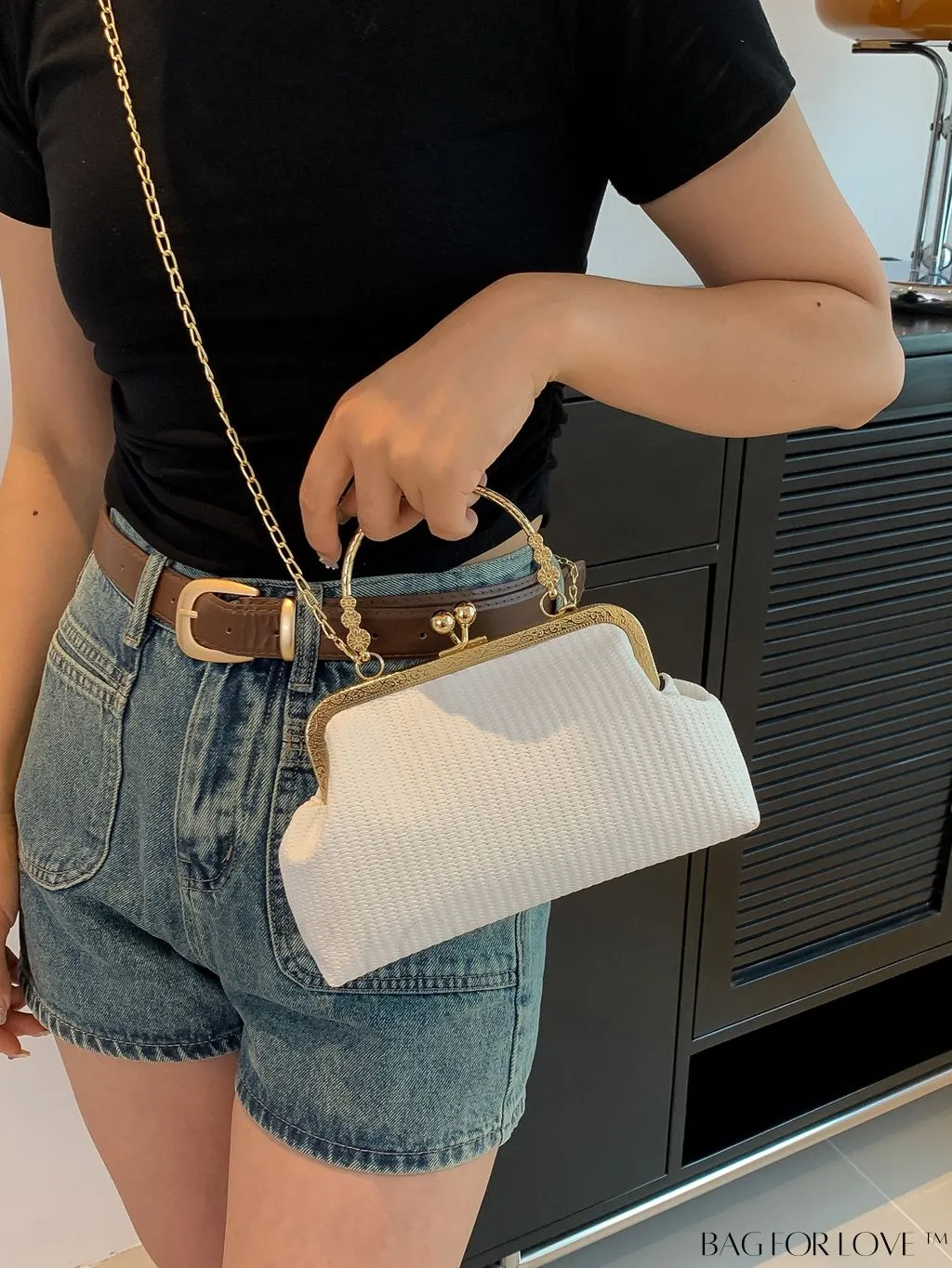 BagForLove - Chic Khaki Crossbody Handbag with Chain Strap - Effortlessly Fashionable and Versatile