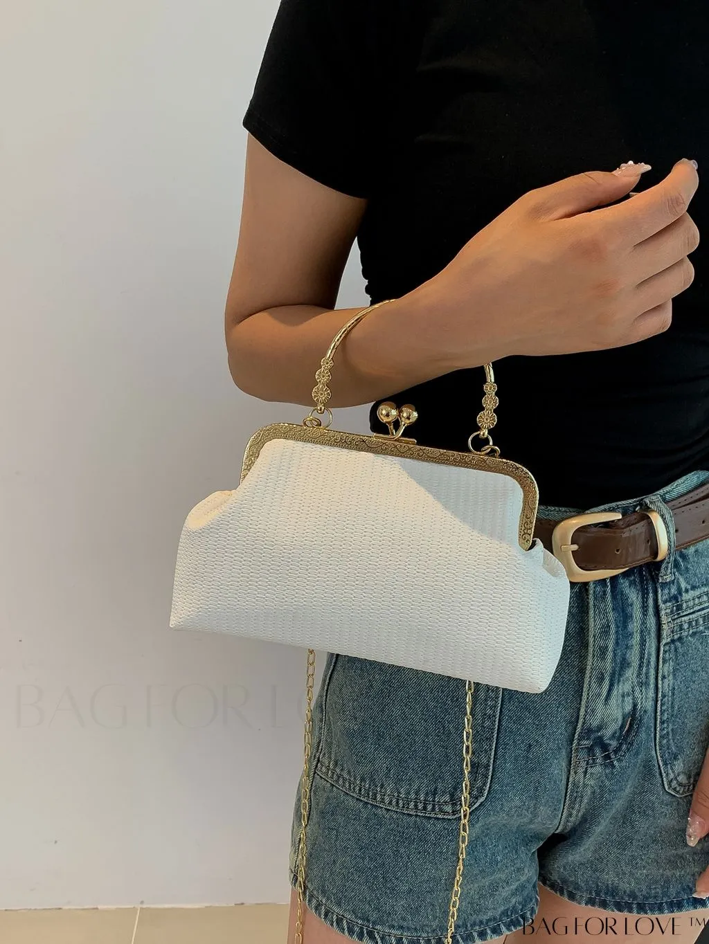 BagForLove - Chic Khaki Crossbody Handbag with Chain Strap - Effortlessly Fashionable and Versatile