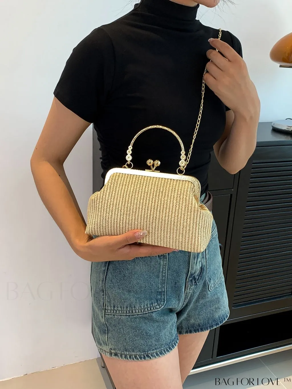 BagForLove - Chic Khaki Crossbody Handbag with Chain Strap - Effortlessly Fashionable and Versatile