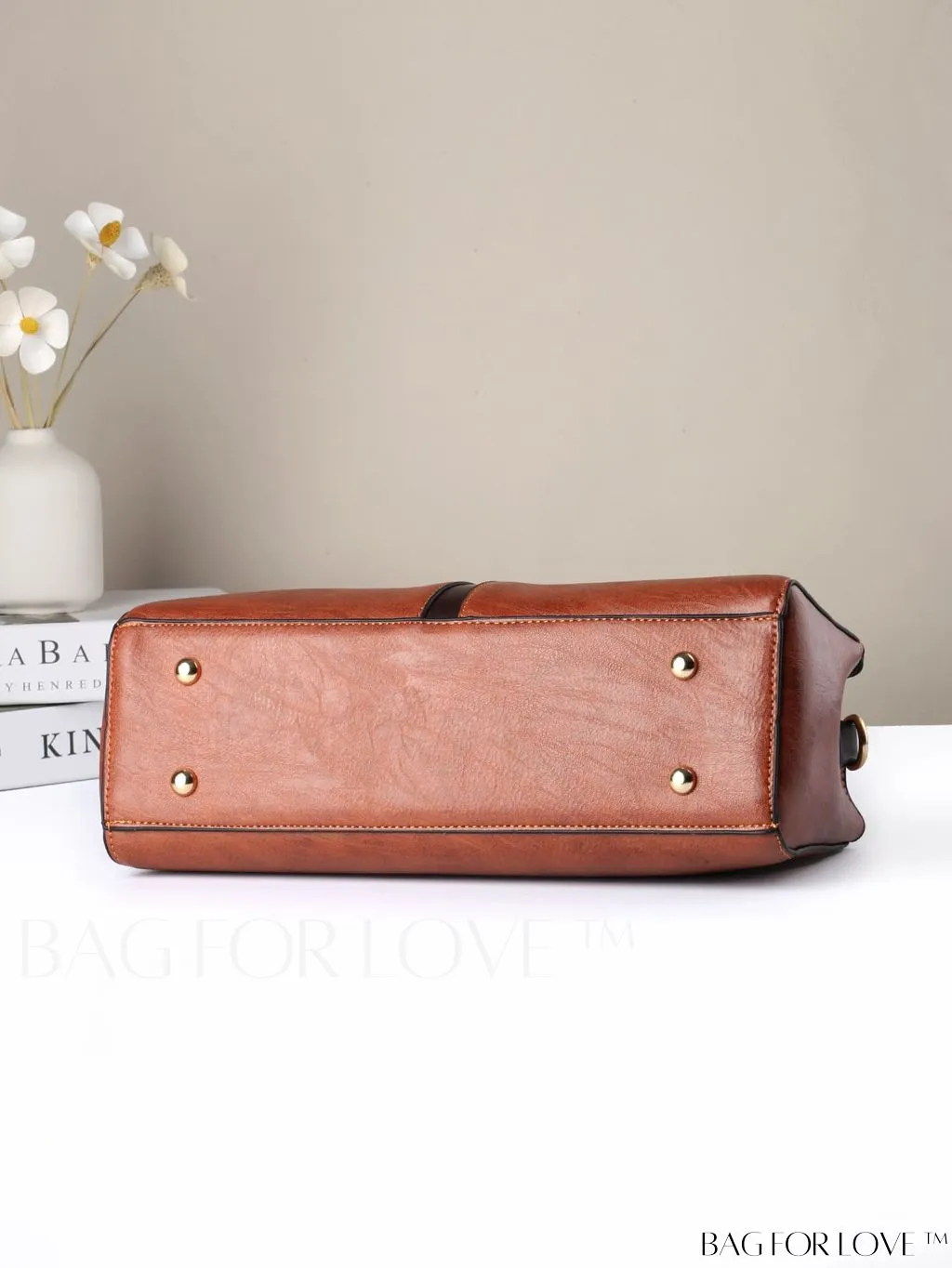 BagForLove - Chic Solid Color PU Leather Womens Handbag - A Fashionable Investment