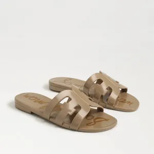 Bay Jelly Sandal in Amber Gold Metallic
