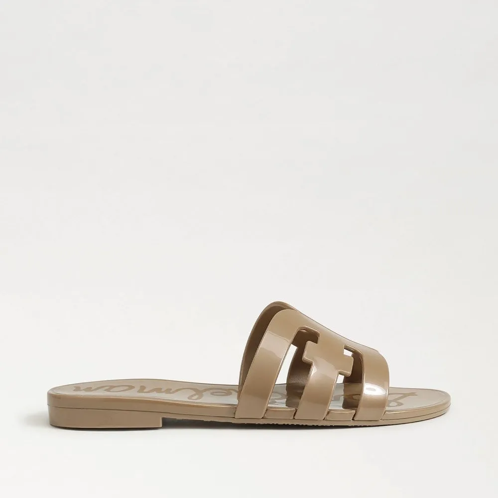 Bay Jelly Sandal in Amber Gold Metallic