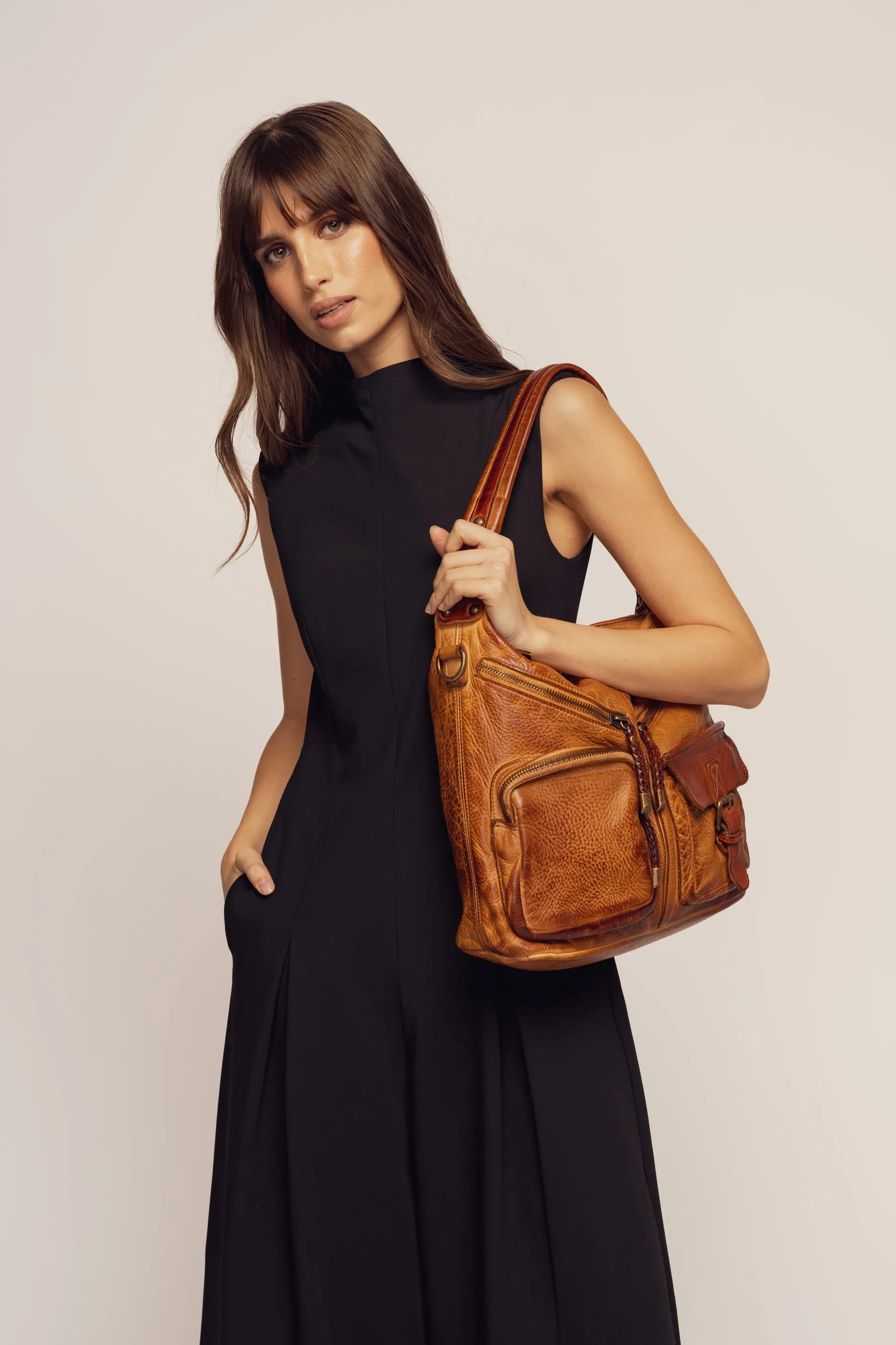 Bayside84 Multipocket Shoulder Bag - Cognac