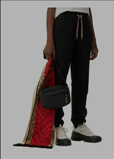 BURBERRY || Men's Black Logo Crossbody Bag