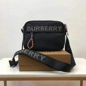 BURBERRY || Men's Black Logo Crossbody Bag