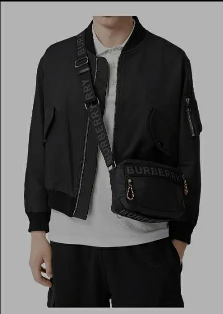 BURBERRY || Men's Black Logo Crossbody Bag