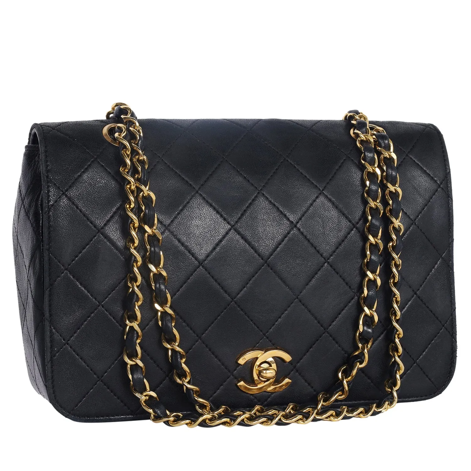 Classic full flap shoulder bag in black quilted leather
