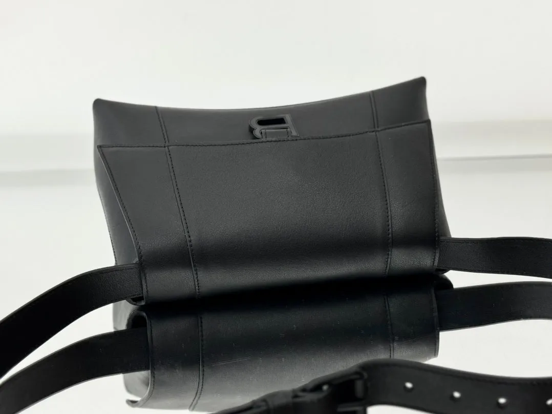 DOWNTOWN S CROSSBODY BAG 30 IN BLACK SOFT LAMBSKIN