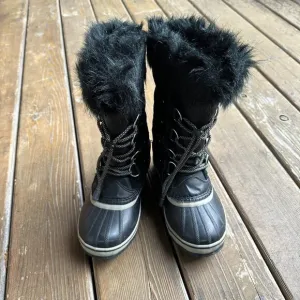EUC SOREL Joan Of Arctic Black Leather Waterproof Lace Up  Snow Boot - Youth 4