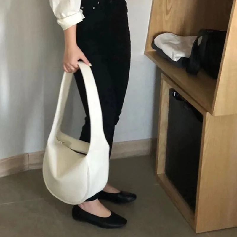 Farrah Sling Bag
