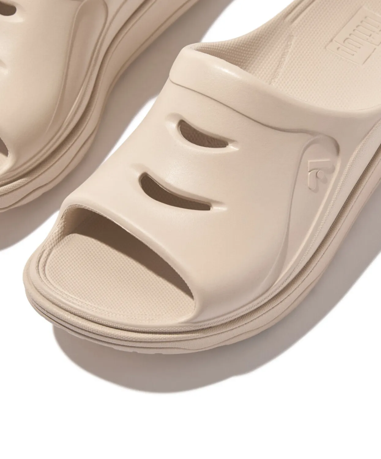 Fitflop Relief Recovery Slides Beige
