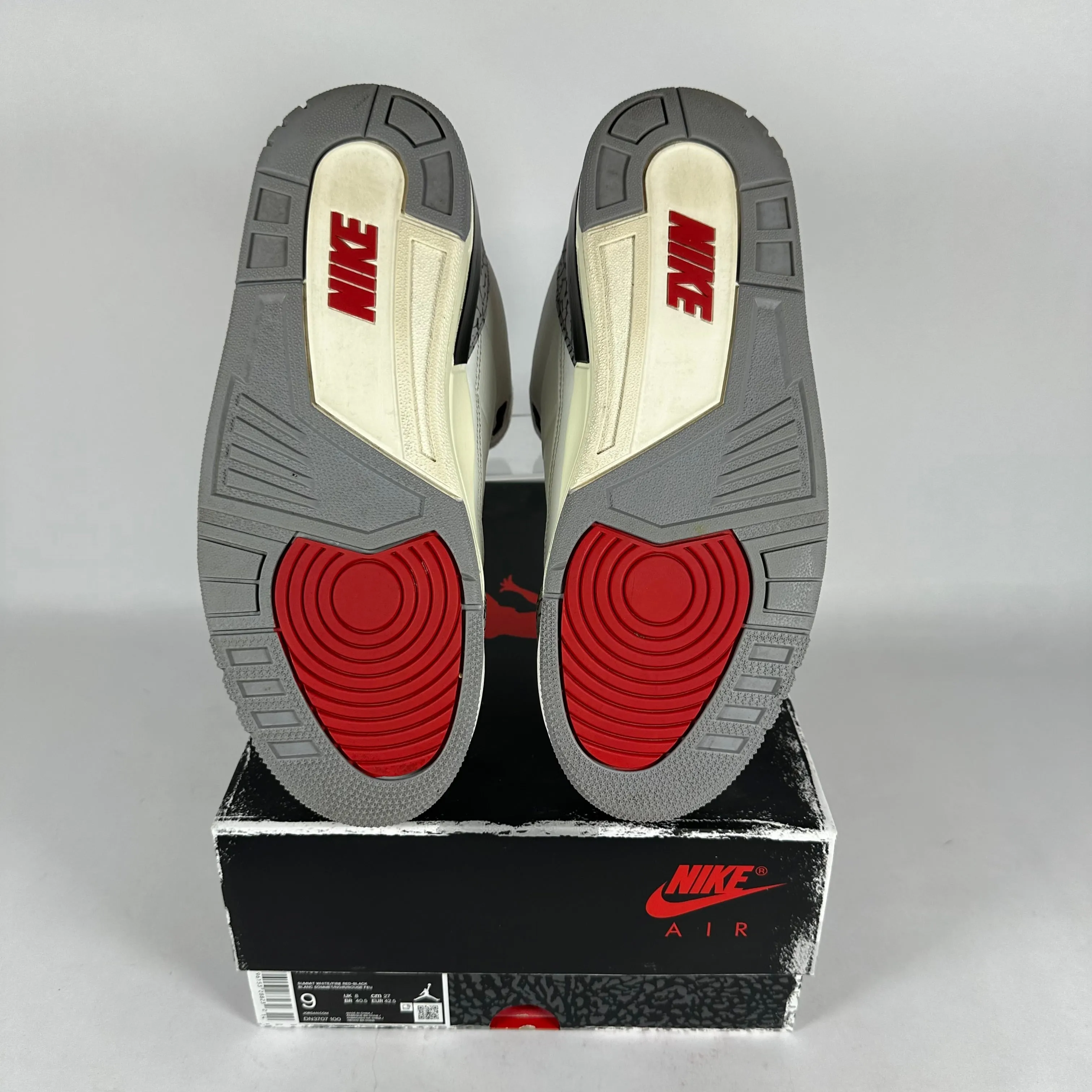 Jordan 3 White Cement *pre-owned* (SIZE 9)