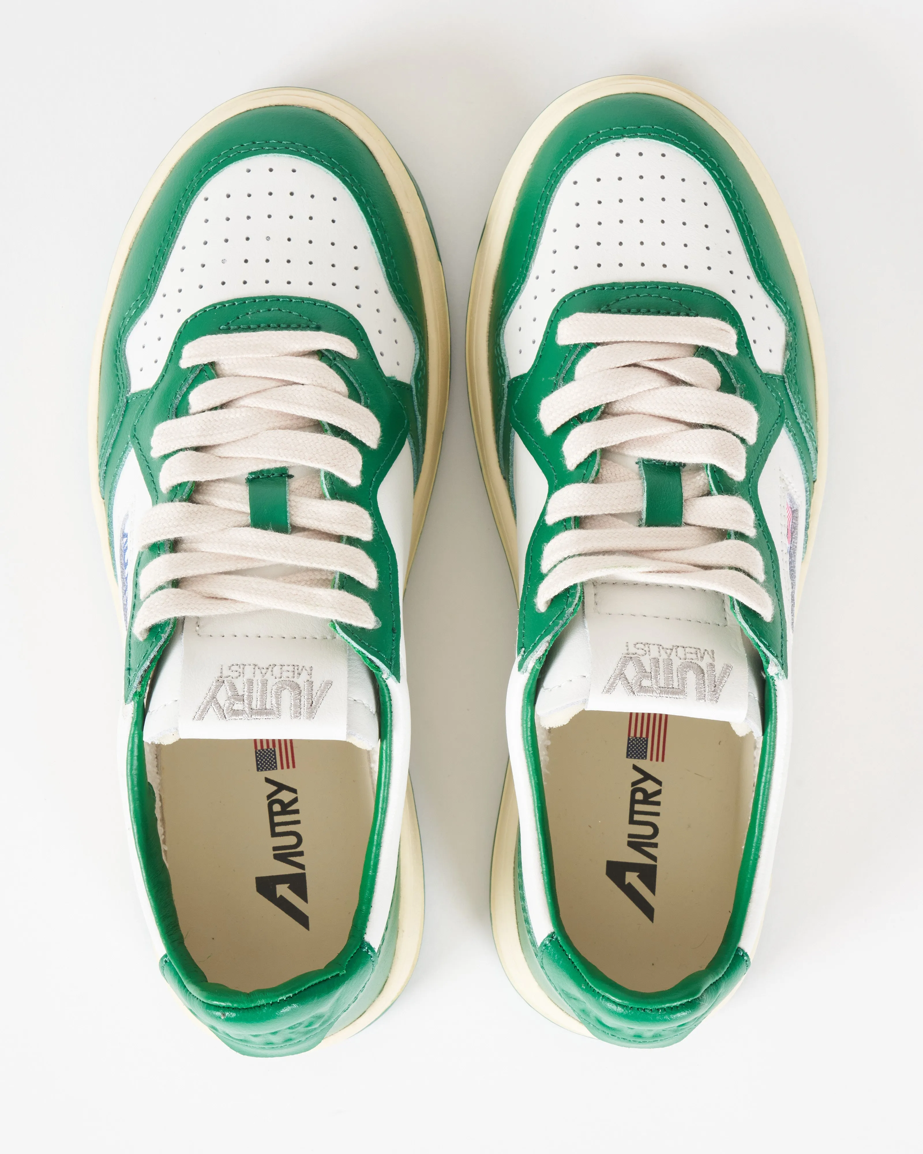 medalist low wb03 sneaker