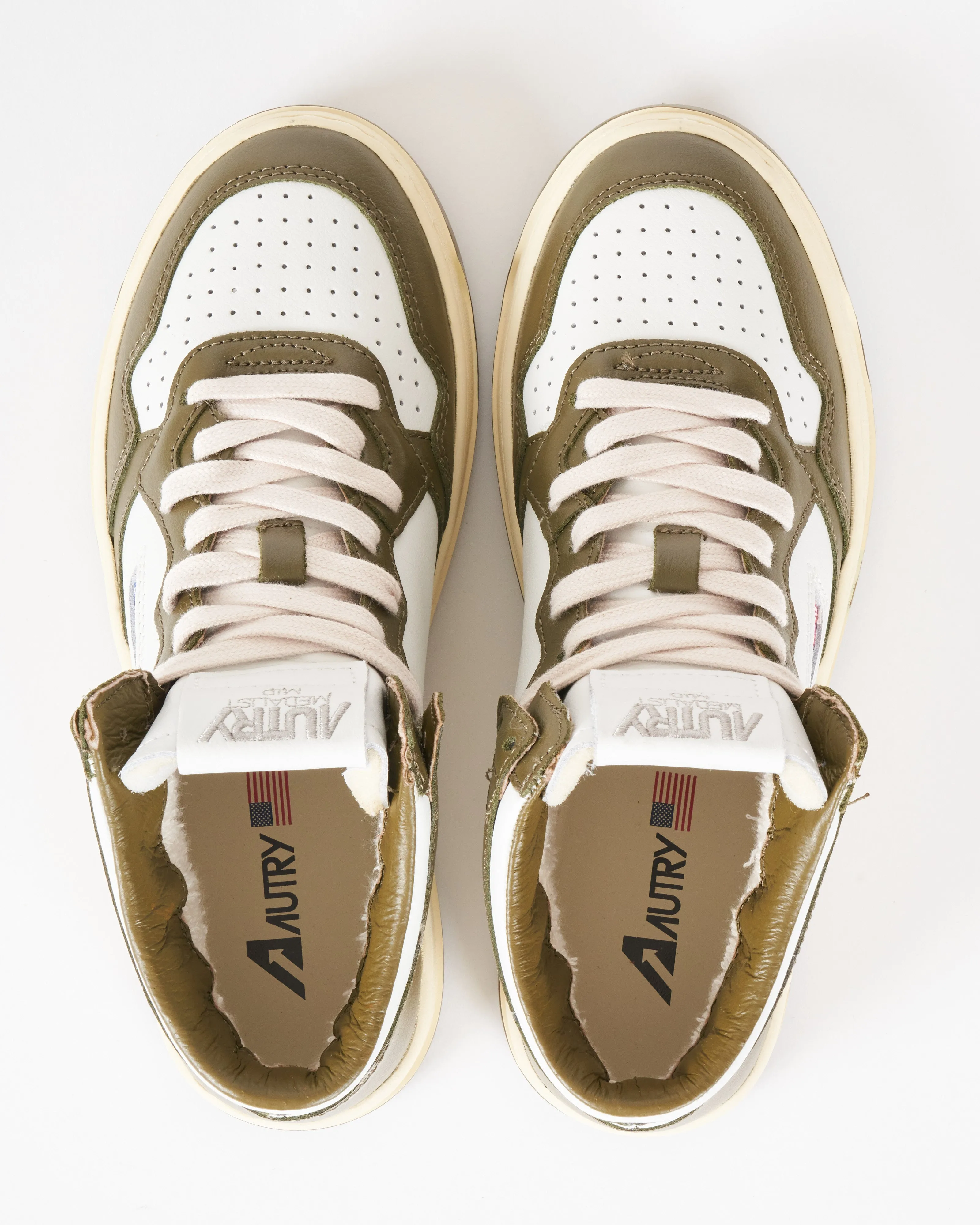 medalist mid wb33 sneaker - white/olive leather