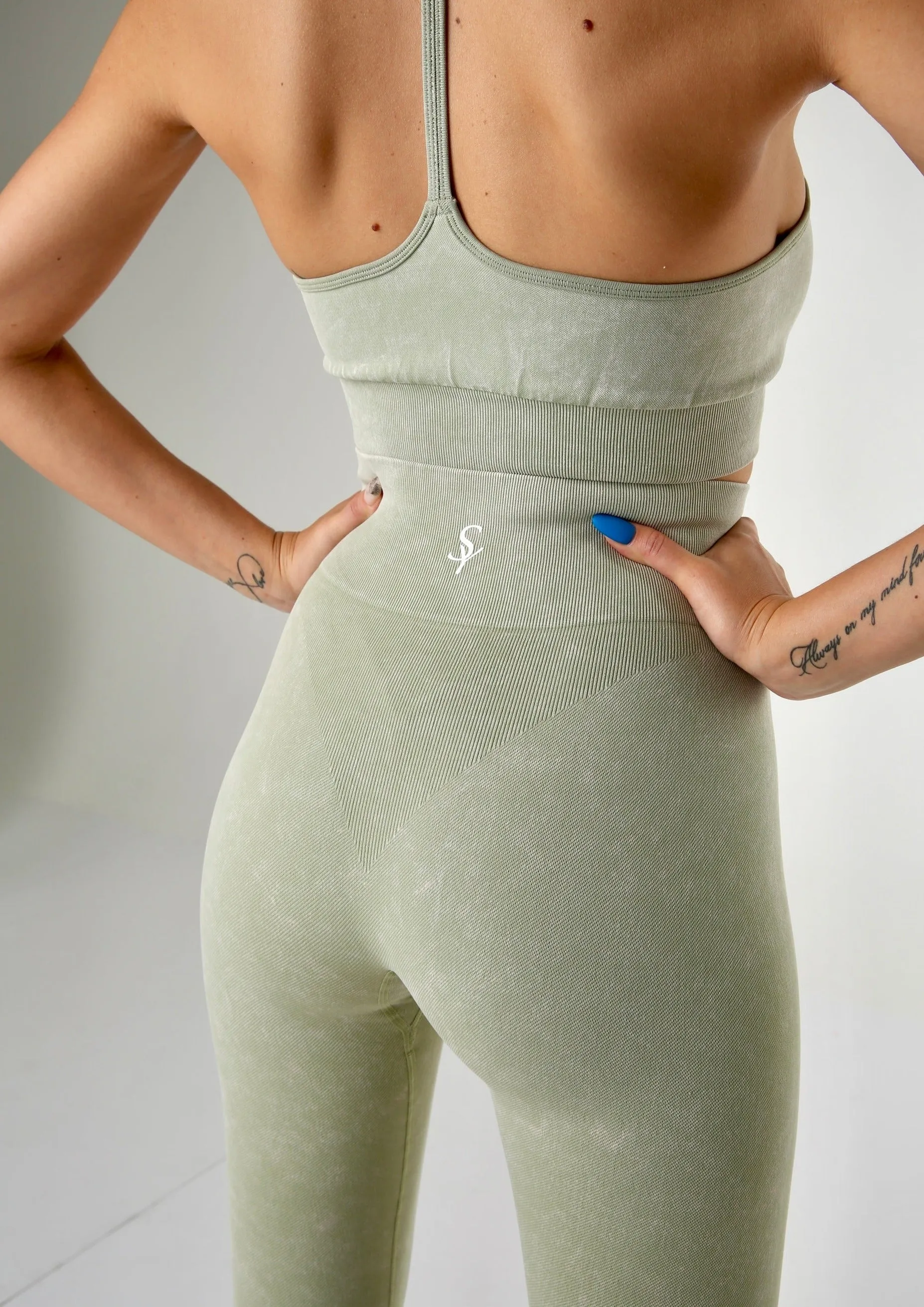 ''Mother Earth''  greenish - 3 piece Zip-Up Yoga Set