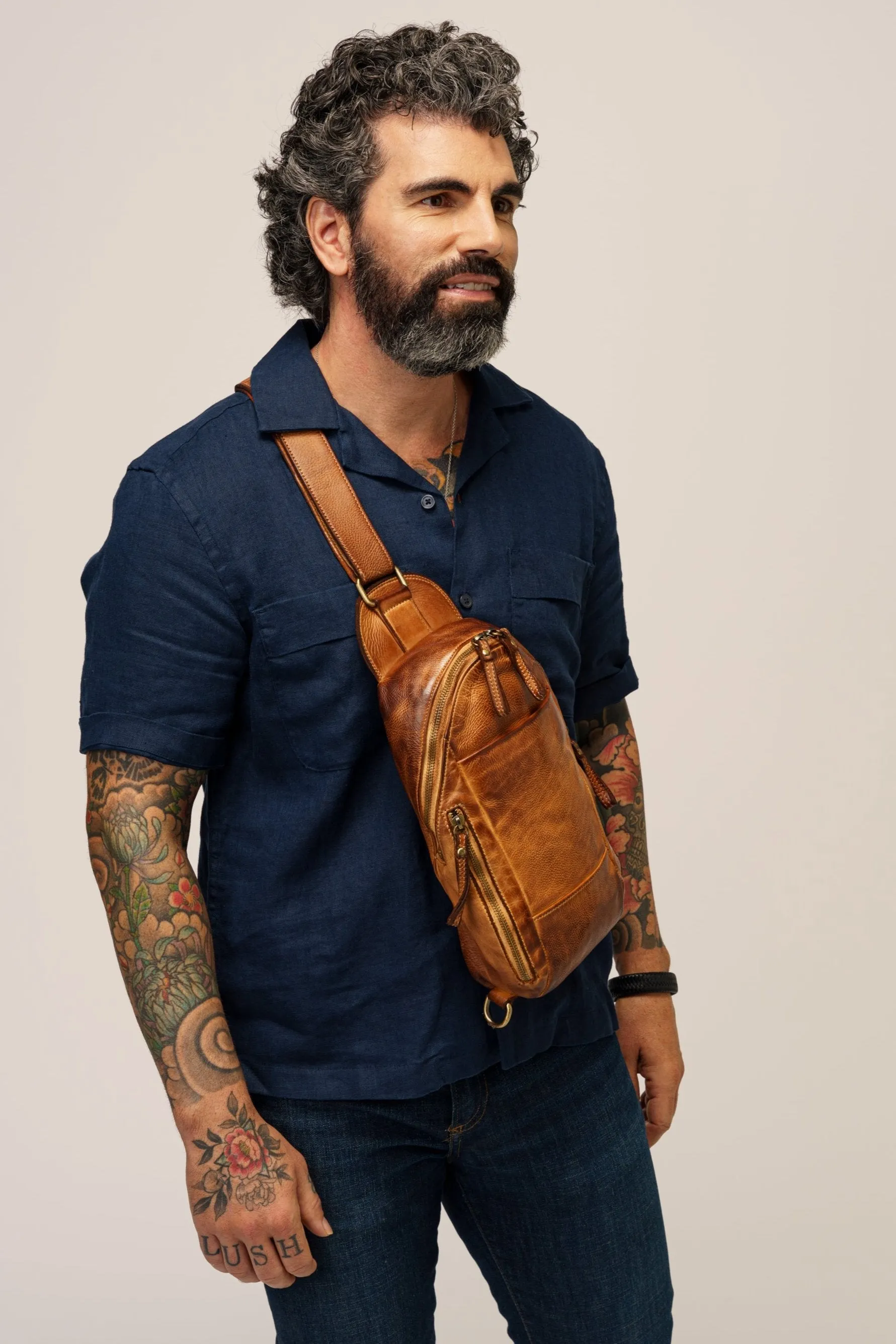 Movement Sling Bag - Cognac Rocks