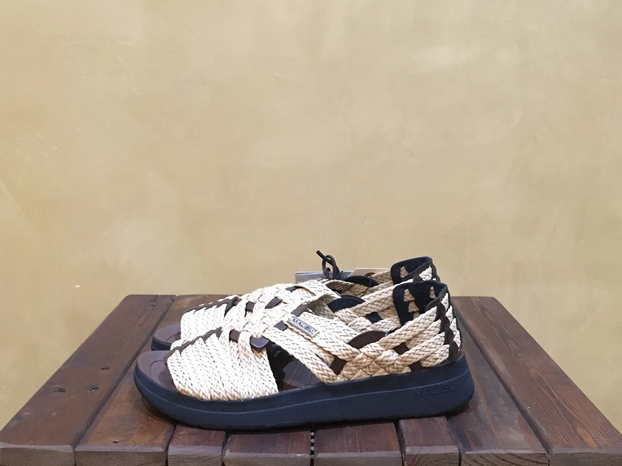 MS010016 Malibu Sandals Canyon Braid Straw/Black