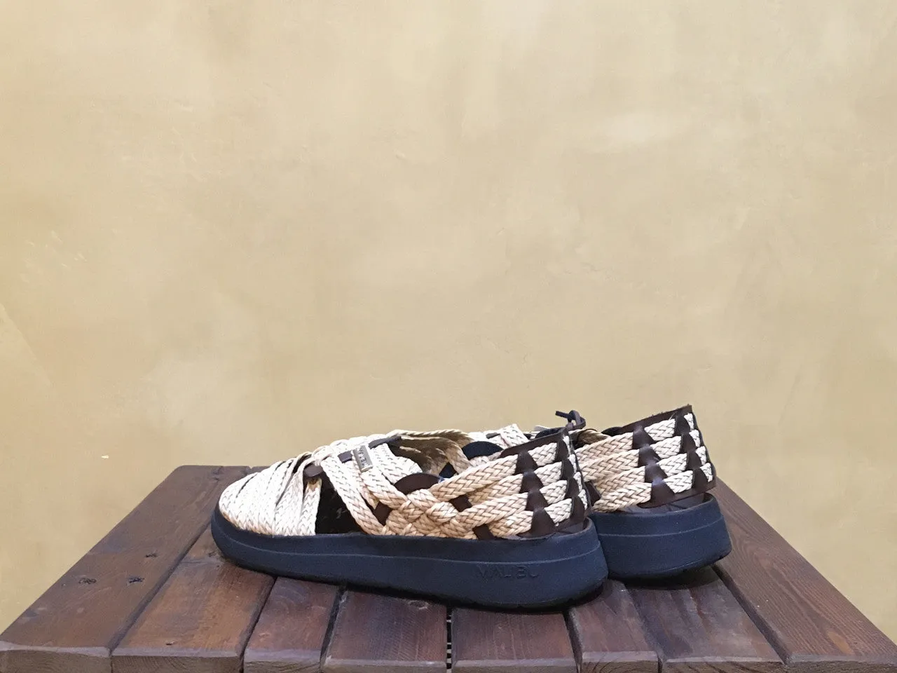 MS010016 Malibu Sandals Canyon Braid Straw/Black