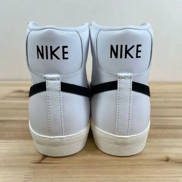 NEW Nike Blazer Mid '77 Vintage sneakers Mens 10 White Black