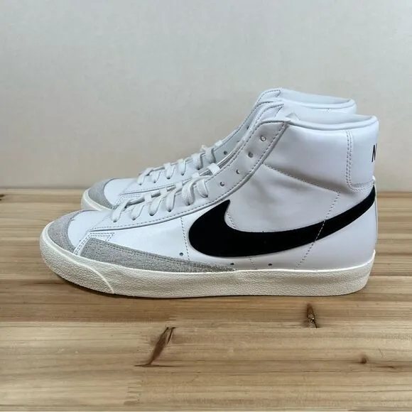 NEW Nike Blazer Mid '77 Vintage sneakers Mens 10 White Black