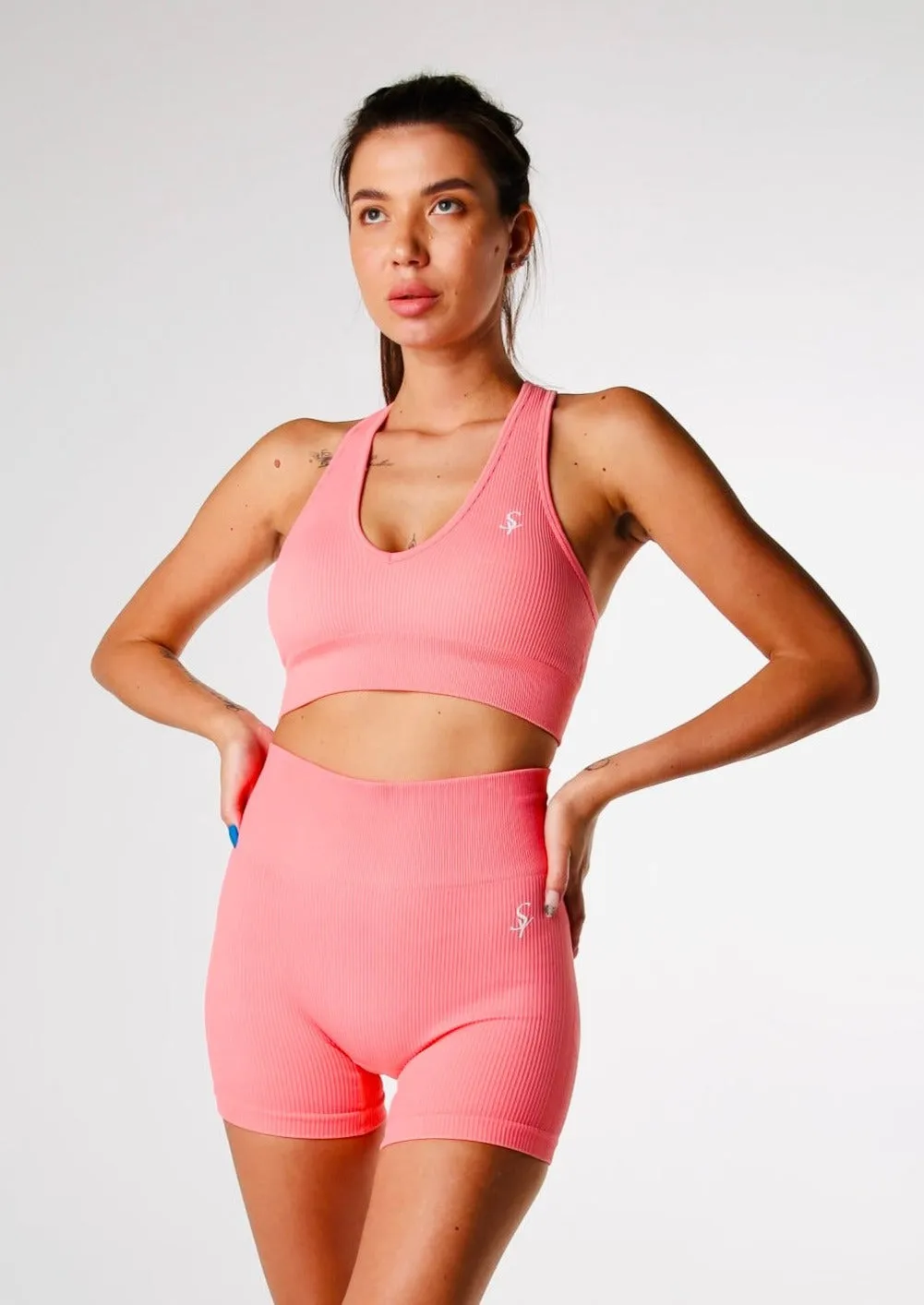 "Aoma'' Peach - Stylish Shorts And Bra Set