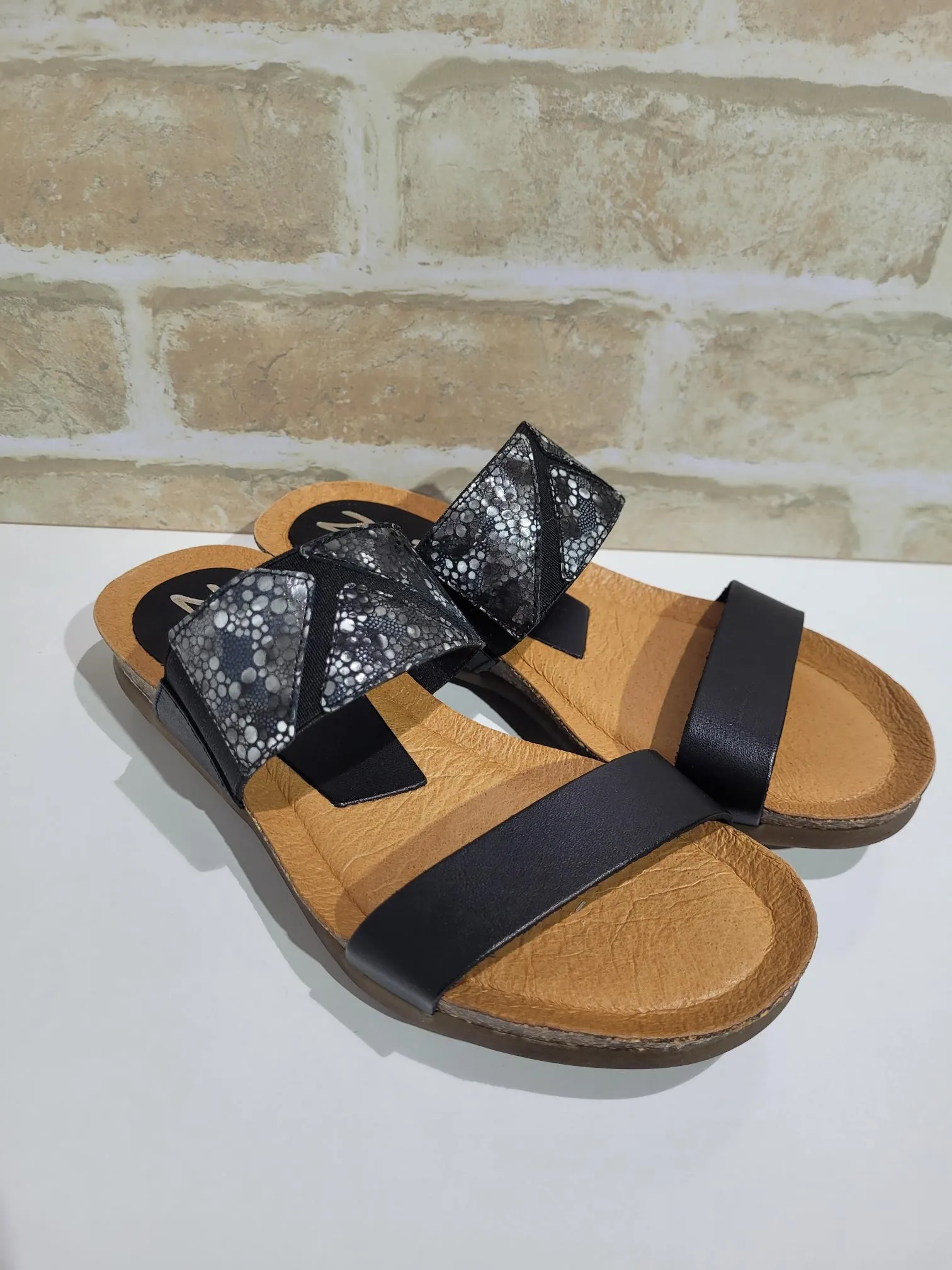 Resort Negro by Zeta
