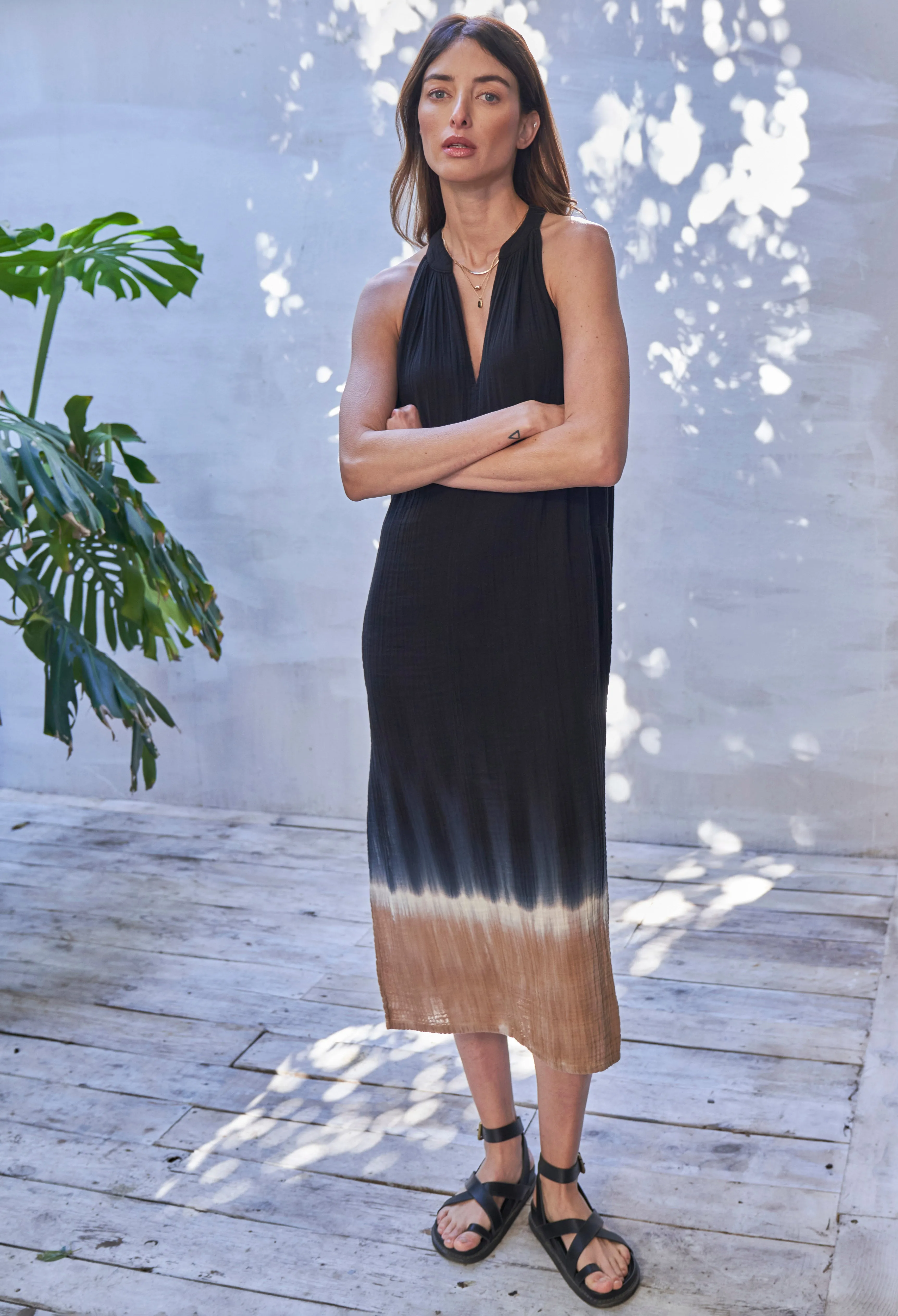 Sleeveless Black Sand Gauze Midi Dress with Pockets